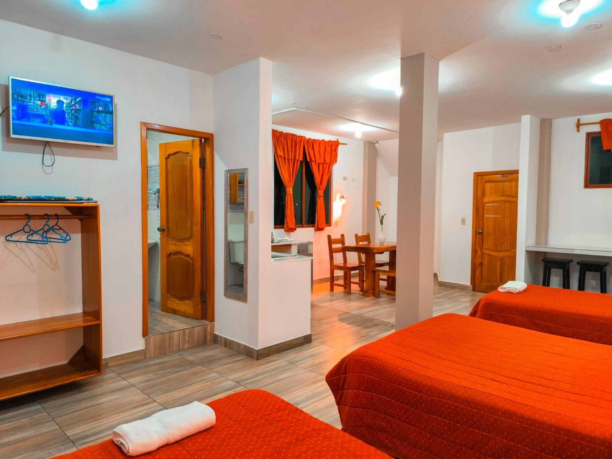Suites En El Centro Puerto Ayora  Extérieur photo